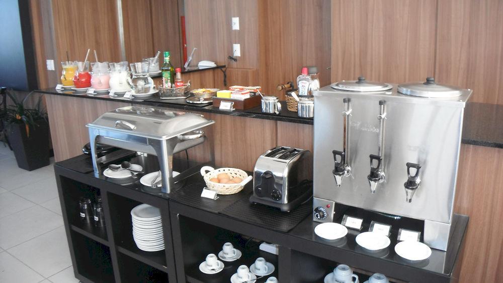 M Tower Hotel بيلوتاس المظهر الخارجي الصورة